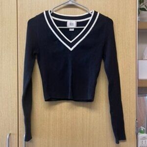 BDG V-Neck Knitted Top